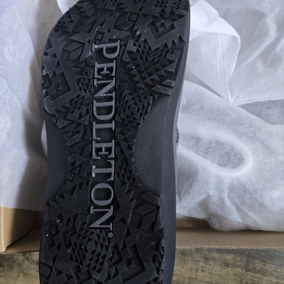 New Pendleton mem sandals sz 10 main image 6